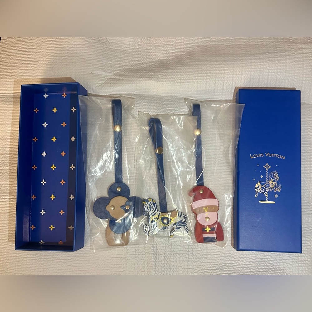 Louis Vuitton Set of 3 Holiday Ornament Bag Charm NWB VIP Gift - Picture 8 of 14